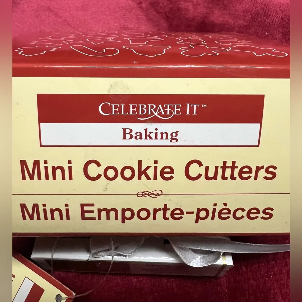 Mini Christmas Holiday Cookie Cutters, NWT